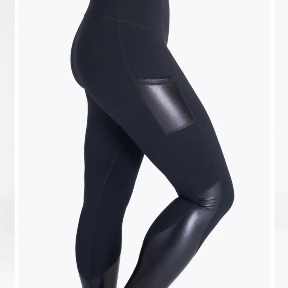 *NWT* Spanx Gloss Panel Legging - Picture 3 of 3